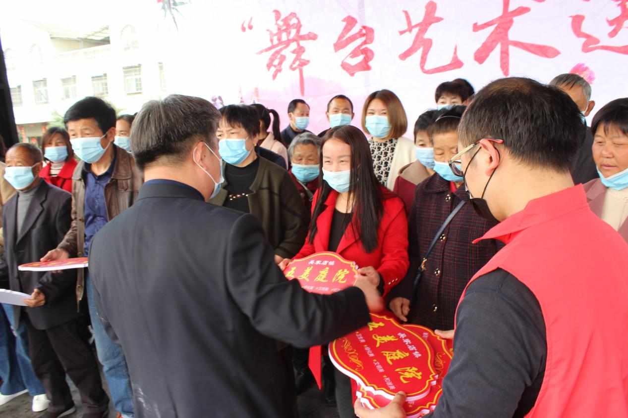 吴1.jpg