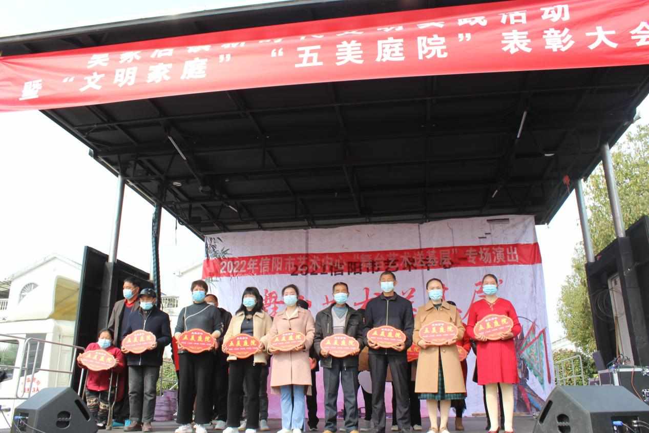 吴2.jpg