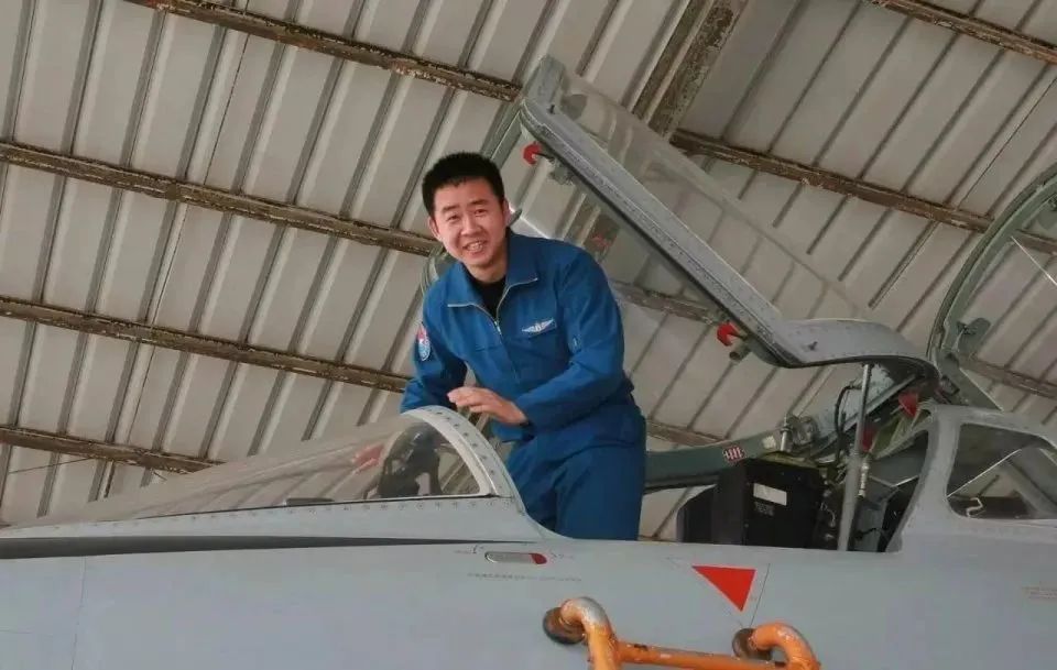 中国航天首位“75后”指令长,曾突然“消失”6年……12.jpg 中国航天首位“75后”指令长,曾突然“消失”6年……12.jpg