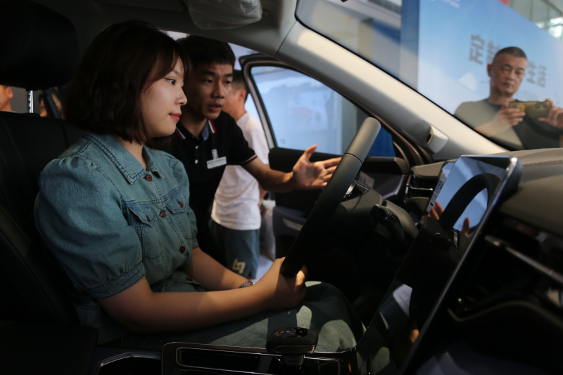 10万级SUV全新市场标杆 奔腾T90信阳震撼上市6.png