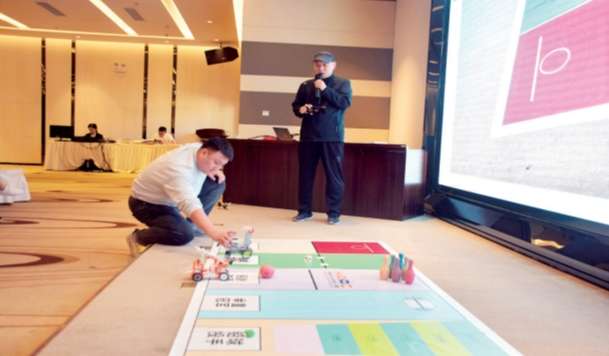 机器人2.jpg 机器人2.jpg