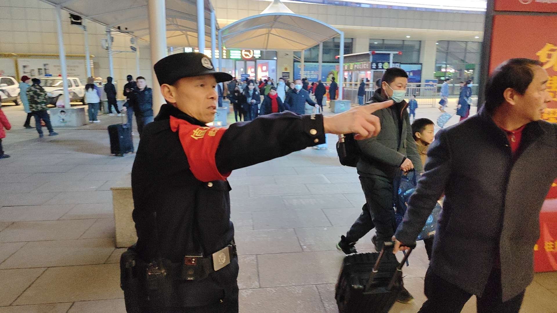 铁警2.jpg