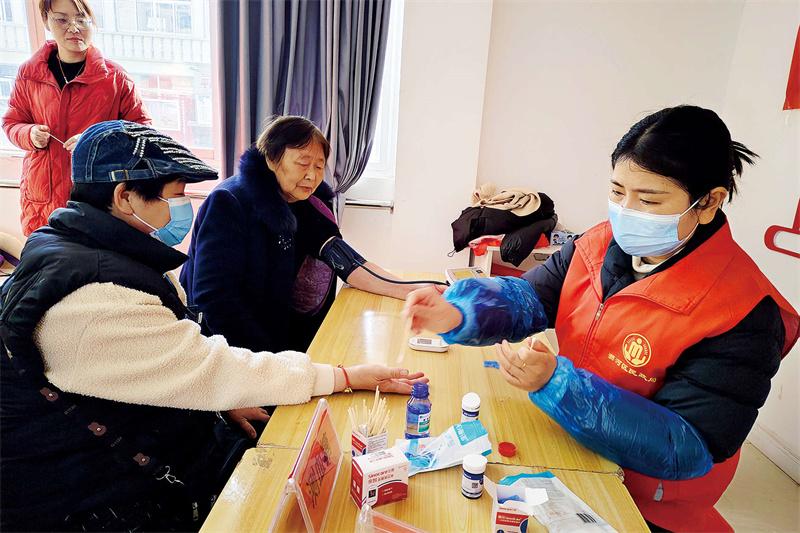 爱心义诊进社区 温情服务暖人心