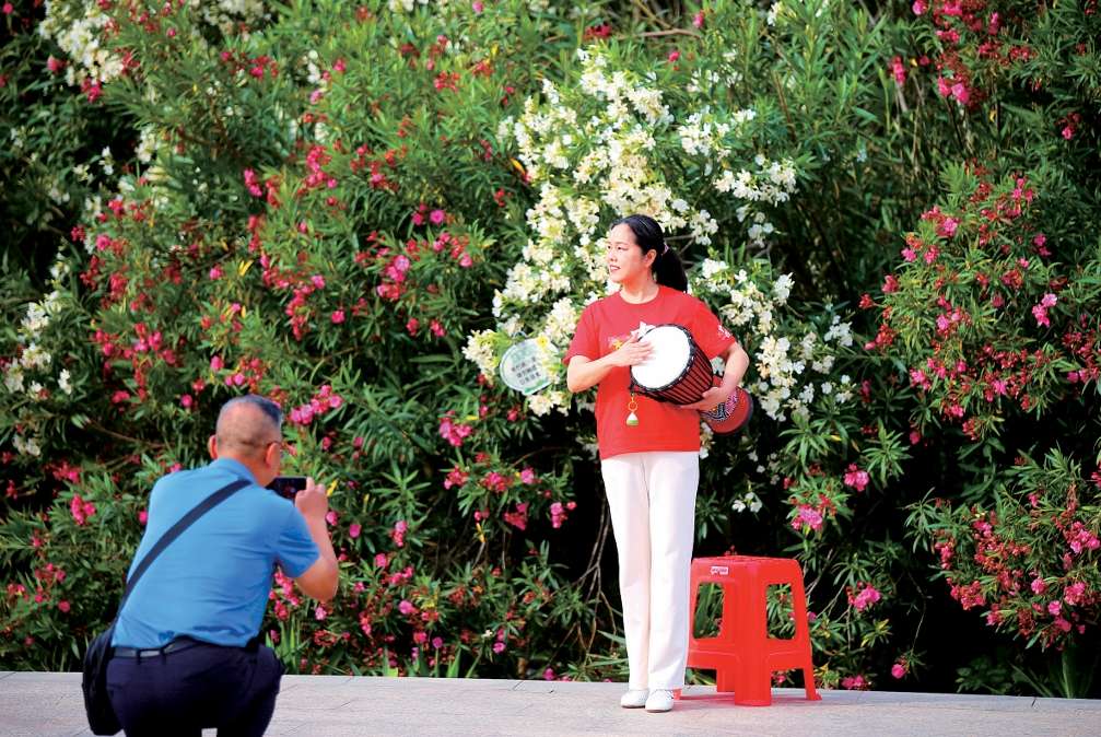 赏花.jpg
