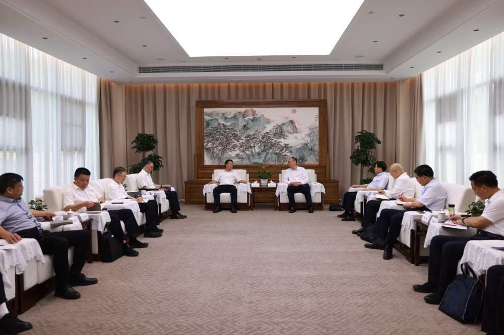 会见.jpg