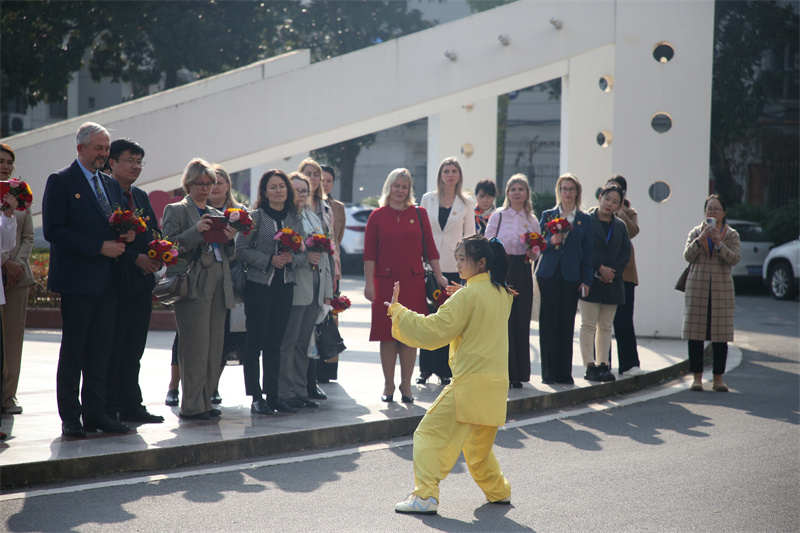 交流2.jpg 交流2.jpg