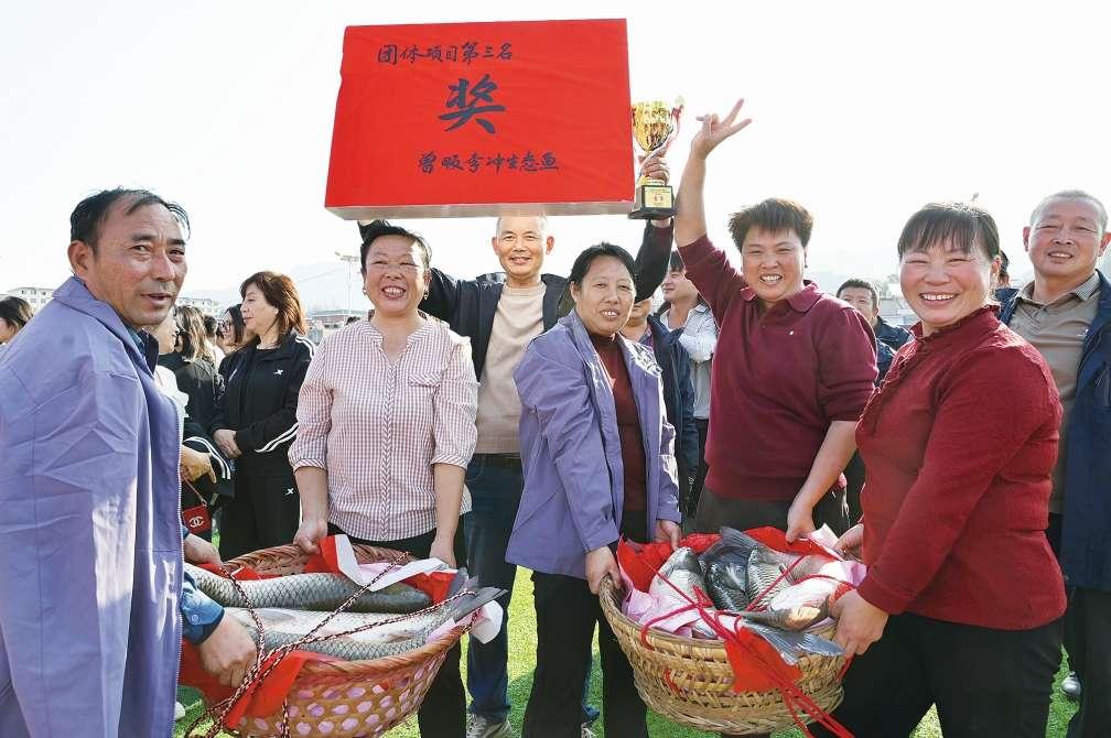 新县这场乡村运动会，把田间地头玩成了欢乐赛场！