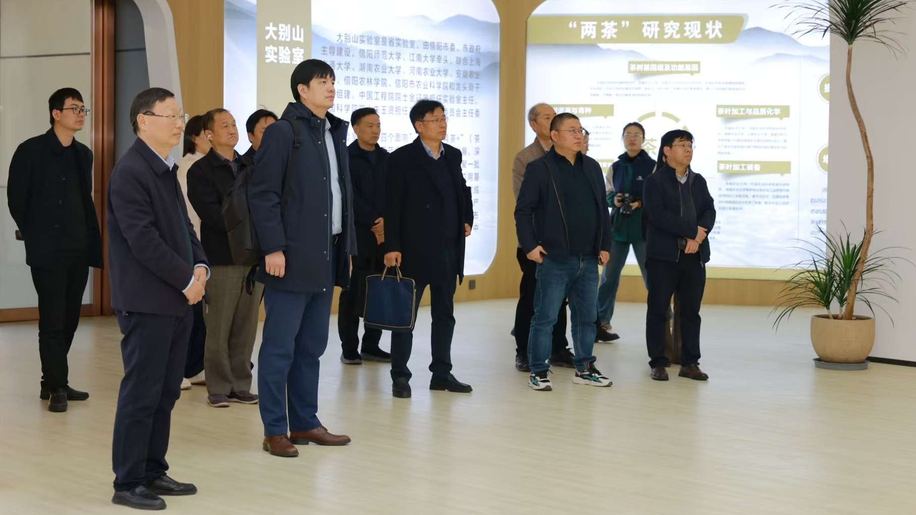 专家2.jpg 专家2.jpg