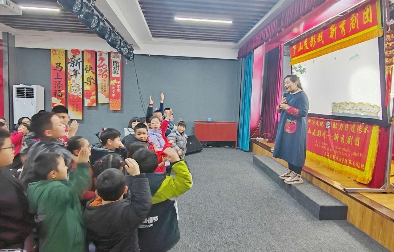 光影逐梦非遗情 市文化馆举办皮影戏专场活动