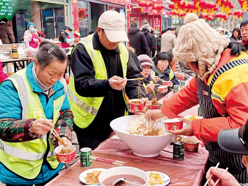 爱心午餐 岁寒情暖