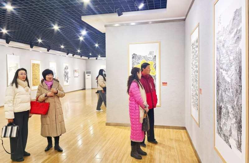 “骐骥贺新春 传艺绘申城”公益培训成果展开幕