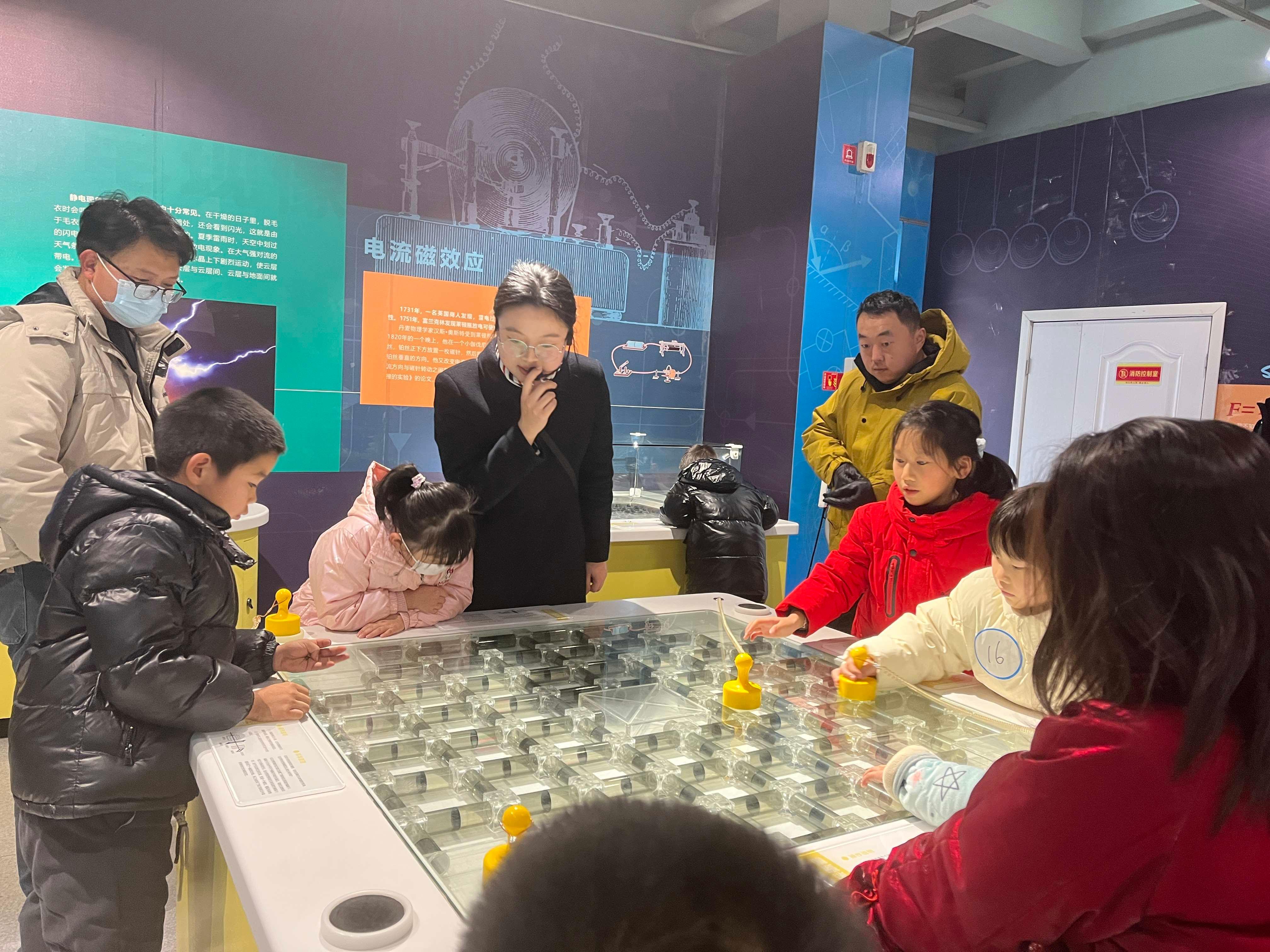 市科技馆成寒假研学热地