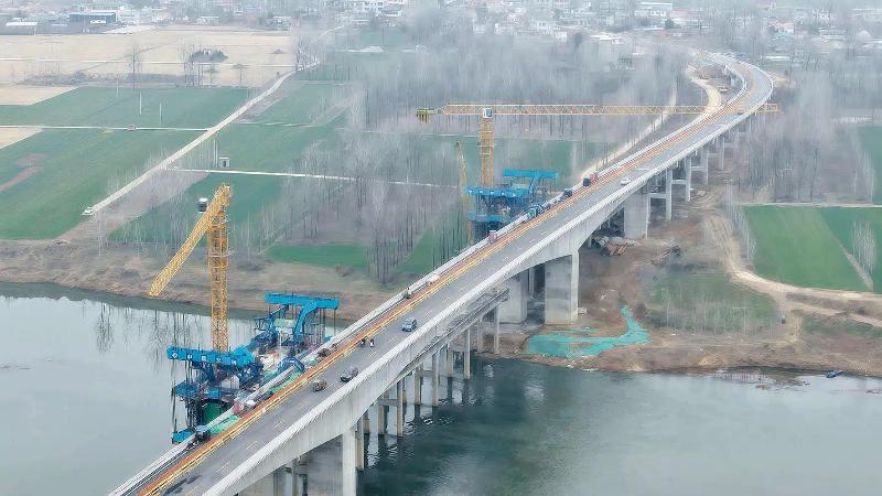 实拍！淮河花埠大桥改建现场，未来千吨级货船将从这里通过