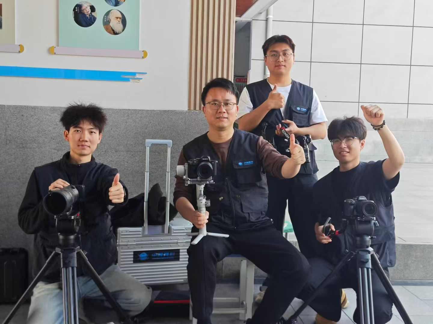 在光影中奔赴山海——记信阳师范大学2016届创业毕业生陈家启