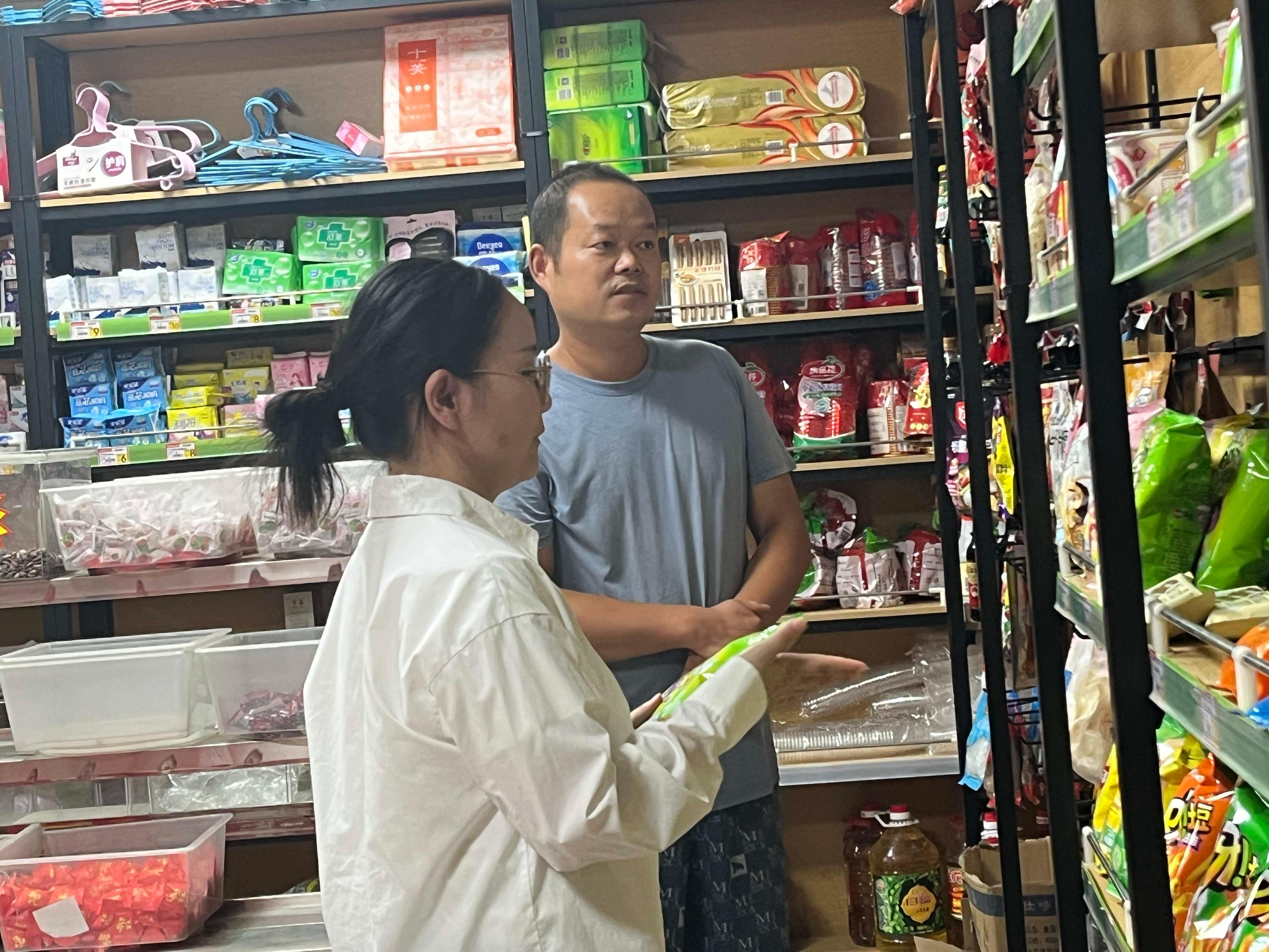 返乡青年的乡间小店